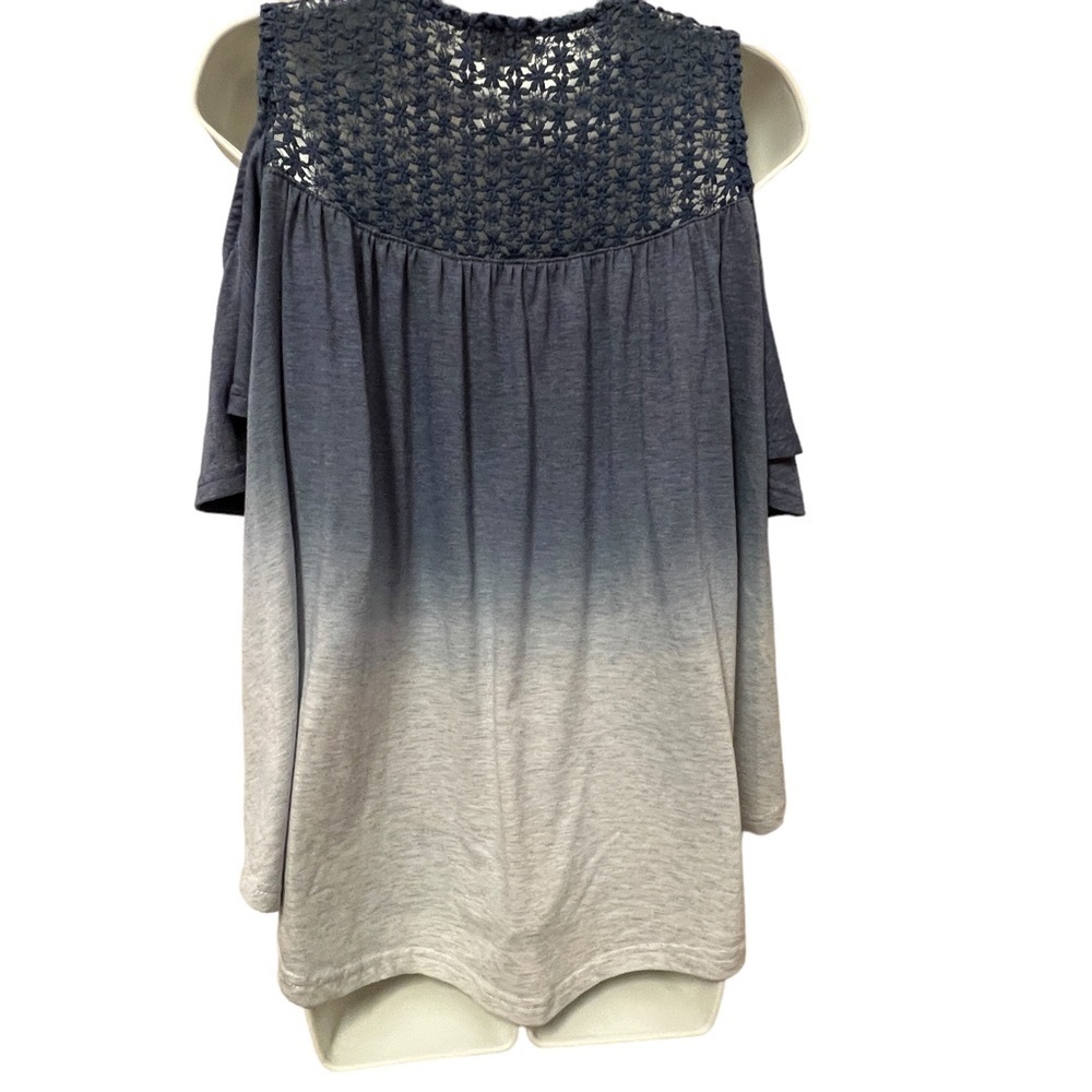 UMGEE Women’s Blue Ombré Cold Shoulder Crocheted Collar Top, Size Small - Picture 7 of 12